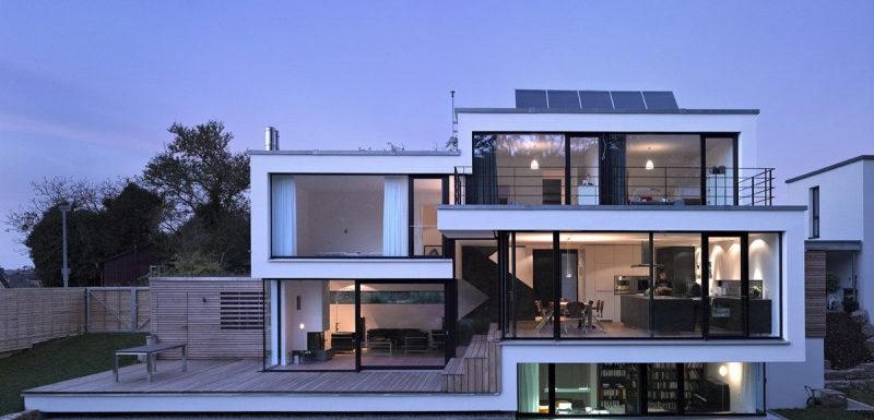 The Key Benefits of Glass Wall House Designs